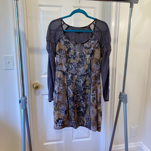 St. Martins silk print dress with sheer sleeves.  Size 6 - Picture 1 of 6